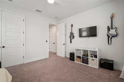 House in Tampa, Florida 3 bedrooms, 180.79 sq.m. № 1662259 - photo 23
