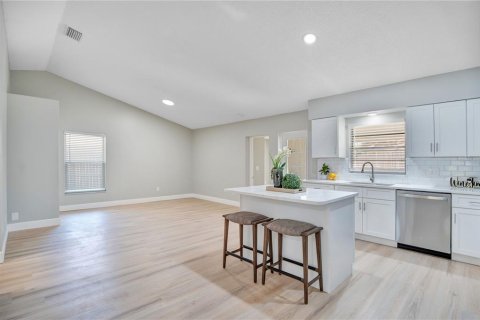 Casa en venta en Orlando, Florida, 4 dormitorios, 161.46 m2 № 2377455 - foto 10