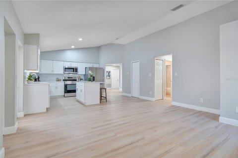 Casa en venta en Orlando, Florida, 4 dormitorios, 161.46 m2 № 2377455 - foto 9