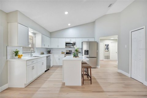 Casa en venta en Orlando, Florida, 4 dormitorios, 161.46 m2 № 2377455 - foto 12