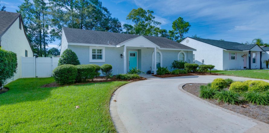 House in Jacksonville, Florida 3 bedrooms, 160.54 sq.m. № 775092