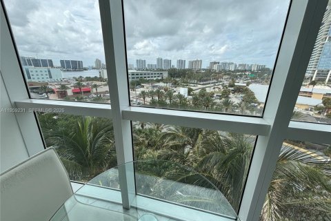 Condominio en venta en Sunny Isles Beach, Florida, 2 dormitorios, 153.2 m2 № 2027688 - foto 5