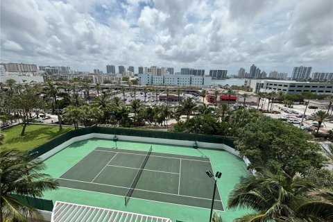Condominio en venta en Sunny Isles Beach, Florida, 2 dormitorios, 153.2 m2 № 2027688 - foto 12