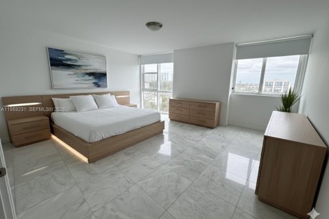 Condominio en venta en Sunny Isles Beach, Florida, 2 dormitorios, 153.2 m2 № 2027688 - foto 7