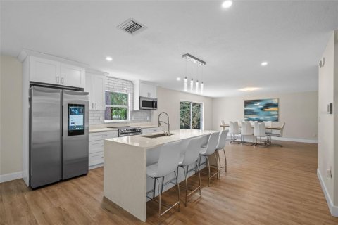 House in Orlando, Florida 4 bedrooms, 235.04 sq.m. № 1659654 - photo 10