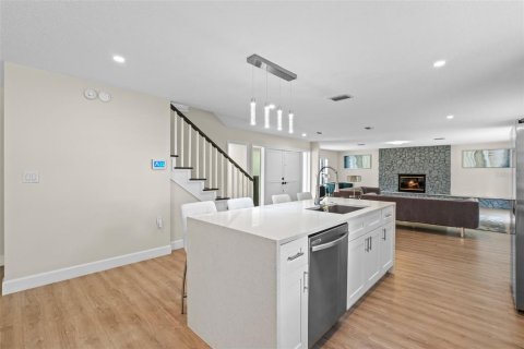 House in Orlando, Florida 4 bedrooms, 235.04 sq.m. № 1659654 - photo 13