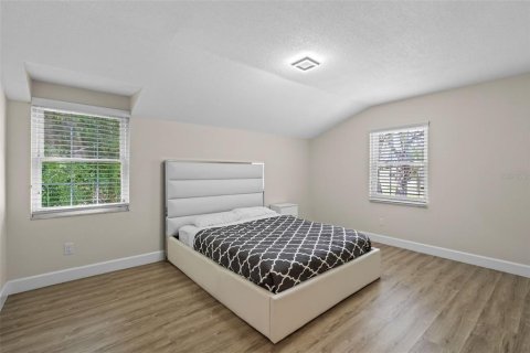 House in Orlando, Florida 4 bedrooms, 235.04 sq.m. № 1659654 - photo 27