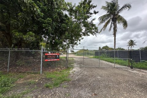 Propiedad comercial en venta en Miami-Dade, Florida № 1985600 - foto 1