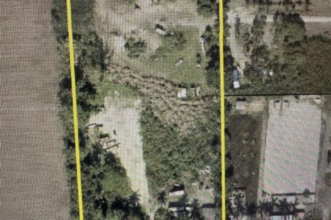 Propiedad comercial en venta en Miami-Dade, Florida № 1985600 - foto 2