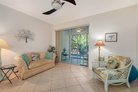 Condo in Sarasota, Florida, 2 bedrooms  № 2143390 - photo 10
