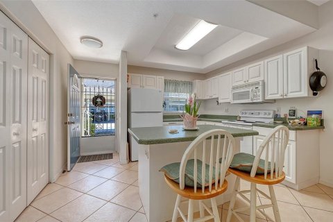 Condo in Sarasota, Florida, 2 bedrooms  № 2143390 - photo 14