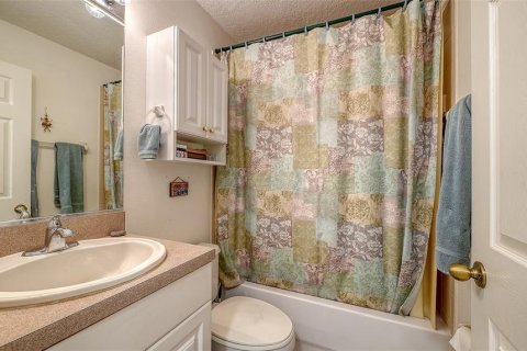 Condo in Sarasota, Florida, 2 bedrooms  № 2143390 - photo 28