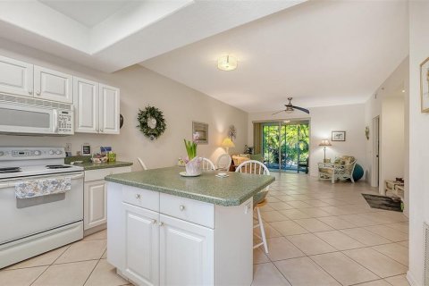 Condo in Sarasota, Florida, 2 bedrooms  № 2143390 - photo 7
