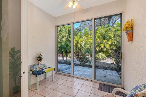 Condo in Sarasota, Florida, 2 bedrooms  № 2143390 - photo 18