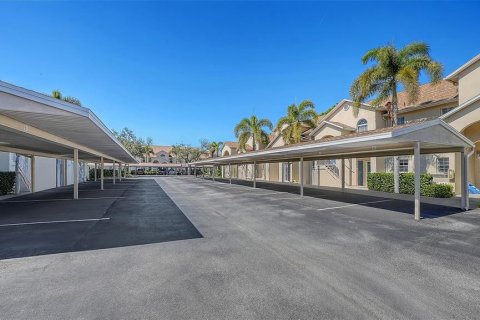 Condo in Sarasota, Florida, 2 bedrooms  № 2143390 - photo 5