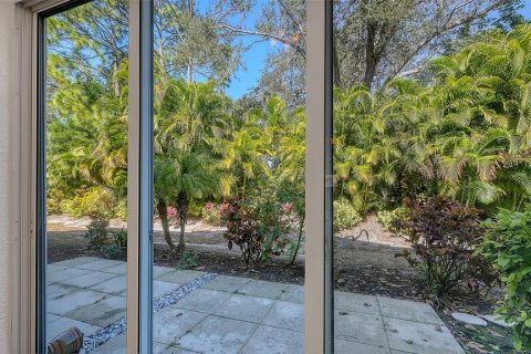 Condo in Sarasota, Florida, 2 bedrooms  № 2143390 - photo 20