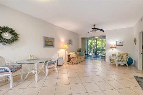 Condo in Sarasota, Florida, 2 bedrooms  № 2143390 - photo 9