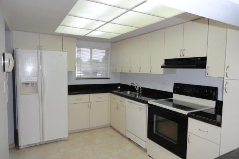 Copropriété à louer à Lake Worth, Floride: 2 chambres, 94.48 m2 № 2146238 - photo 3