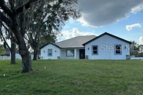 House in Lake Wales, Florida 4 bedrooms, 305.83 sq.m. № 1894119 - photo 1