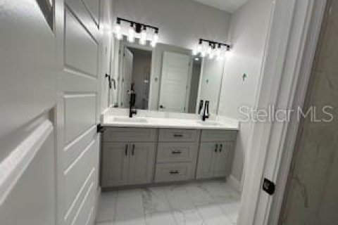 House in Lake Wales, Florida 4 bedrooms, 305.83 sq.m. № 1894119 - photo 18
