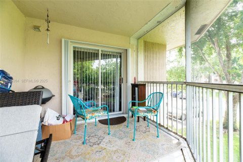 Copropriété à vendre à Tamarac, Floride: 2 chambres, 123.1 m2 № 1994312 - photo 23