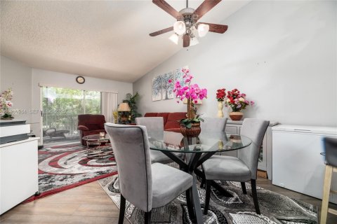 Copropriété à vendre à Tamarac, Floride: 2 chambres, 123.1 m2 № 1994312 - photo 8