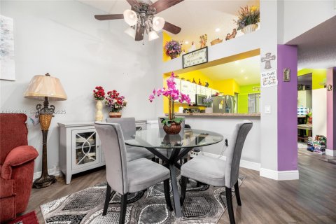 Copropriété à vendre à Tamarac, Floride: 2 chambres, 123.1 m2 № 1994312 - photo 7