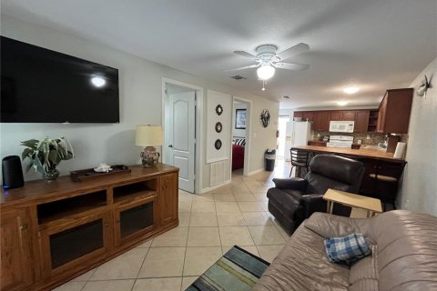 House in Hudson, Florida 2 bedrooms, 83.61 sq.m. № 1906097 - photo 9