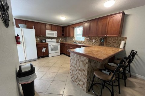 House in Hudson, Florida 2 bedrooms, 83.61 sq.m. № 1906097 - photo 7