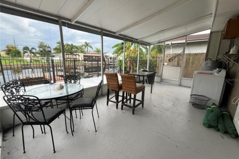 House in Hudson, Florida 2 bedrooms, 83.61 sq.m. № 1906097 - photo 17