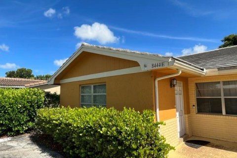 House in Coral Springs, Florida 3 bedrooms, 298.96 sq.m. № 2069191 - photo 8