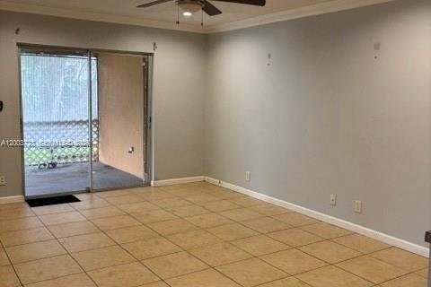 Villa ou maison à louer à Coral Springs, Floride: 3 chambres, 298.96 m2 № 2069191 - photo 18