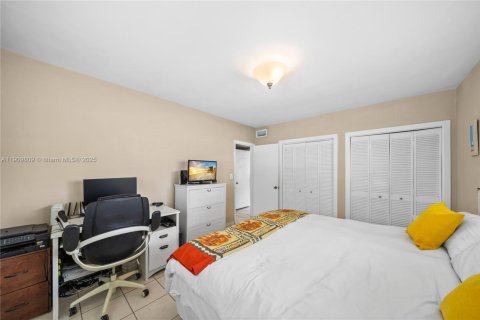 Villa ou maison à vendre à Miami Beach, Floride: 2 chambres, 96.43 m2 № 1967129 - photo 10