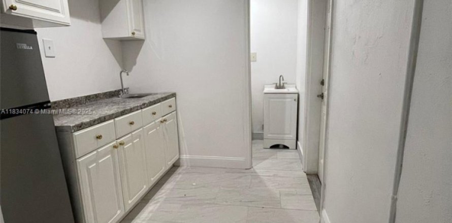 Immobilier commercial à Tamarac, Floride 1 chambre, 100.52 m2 № 1813924