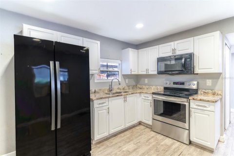 Propiedad comercial en venta en Tampa, Florida, 55.74 m2 № 2166376 - foto 6