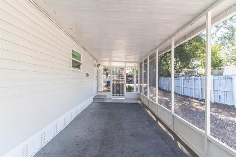 Propiedad comercial en venta en Tampa, Florida, 55.74 m2 № 2166376 - foto 12