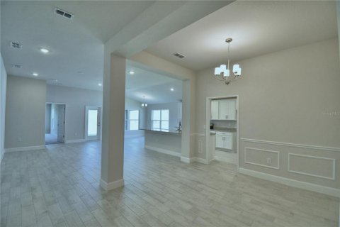 House in Auburndale, Florida 3 bedrooms, 183.02 sq.m. № 1437399 - photo 5