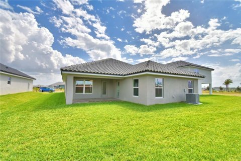 House in Auburndale, Florida 3 bedrooms, 183.02 sq.m. № 1437399 - photo 30