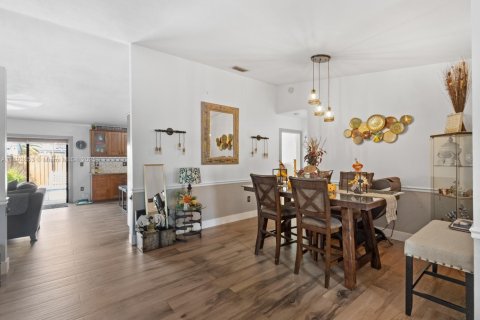 Casa en venta en Miami, Florida, 4 dormitorios, 142.6 m2 № 1946679 - foto 9
