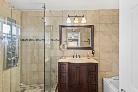 Casa en venta en Miami, Florida, 4 dormitorios, 142.6 m2 № 1946679 - foto 22