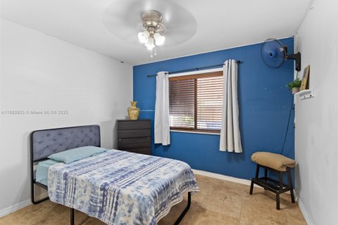 Casa en venta en Miami, Florida, 4 dormitorios, 142.6 m2 № 1946679 - foto 25