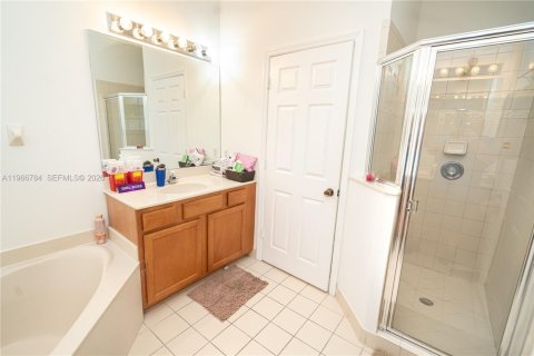 Touwnhouse à vendre à Homestead, Floride: 4 chambres, 147.9 m2 № 2042222 - photo 19