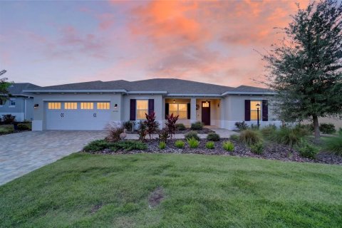 House in Ocala, Florida 2 bedrooms, 195.47 sq.m. № 2393465 - photo 2