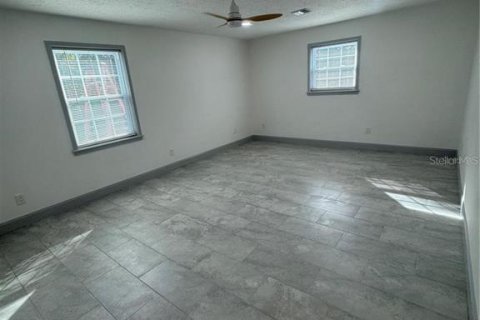 House in Ocklawaha, Florida 3 bedrooms, 167.22 sq.m. № 1642815 - photo 10