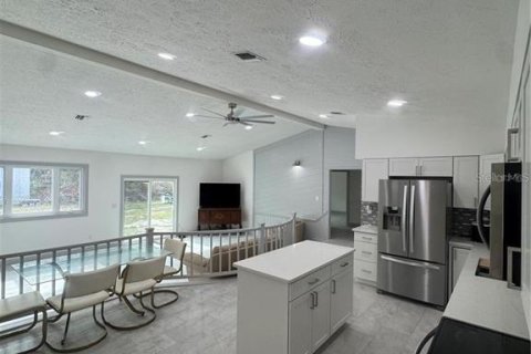 House in Ocklawaha, Florida 3 bedrooms, 167.22 sq.m. № 1642815 - photo 17