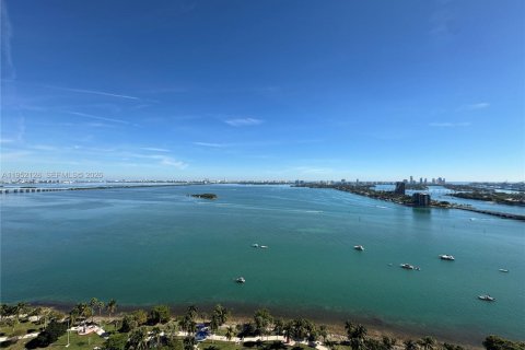 Кондоминиум с 2 спальнями в Майами, Флорида № 2006475