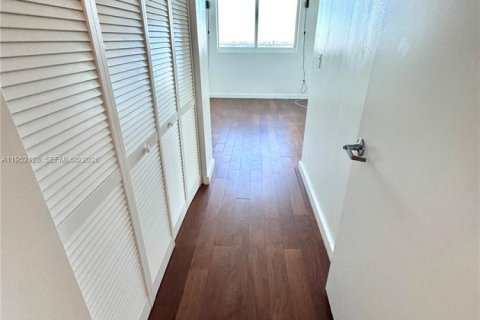 Снять в аренду кондоминиум в Майами, Флорида 2 спальни, 106.09м2, № 2006475 - фото 13