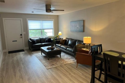 Apartamento en alquiler en Bradenton, Florida, 2 dormitorios, 83.61 m2 № 1796122 - foto 2