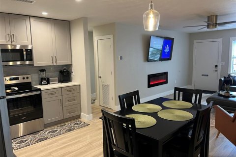 Apartamento en alquiler en Bradenton, Florida, 2 dormitorios, 83.61 m2 № 1796122 - foto 7