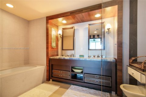 Condominio en venta en Miami Beach, Florida, 2 dormitorios, 100.71 m2 № 1970943 - foto 27